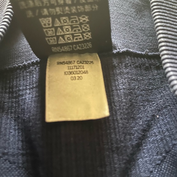 VS PINK COLLEGIATE PRINT CREW NECK SWEATSHIRT & VS PINK SEAMLESS LEGGINGS SET - Picture 11 of 11